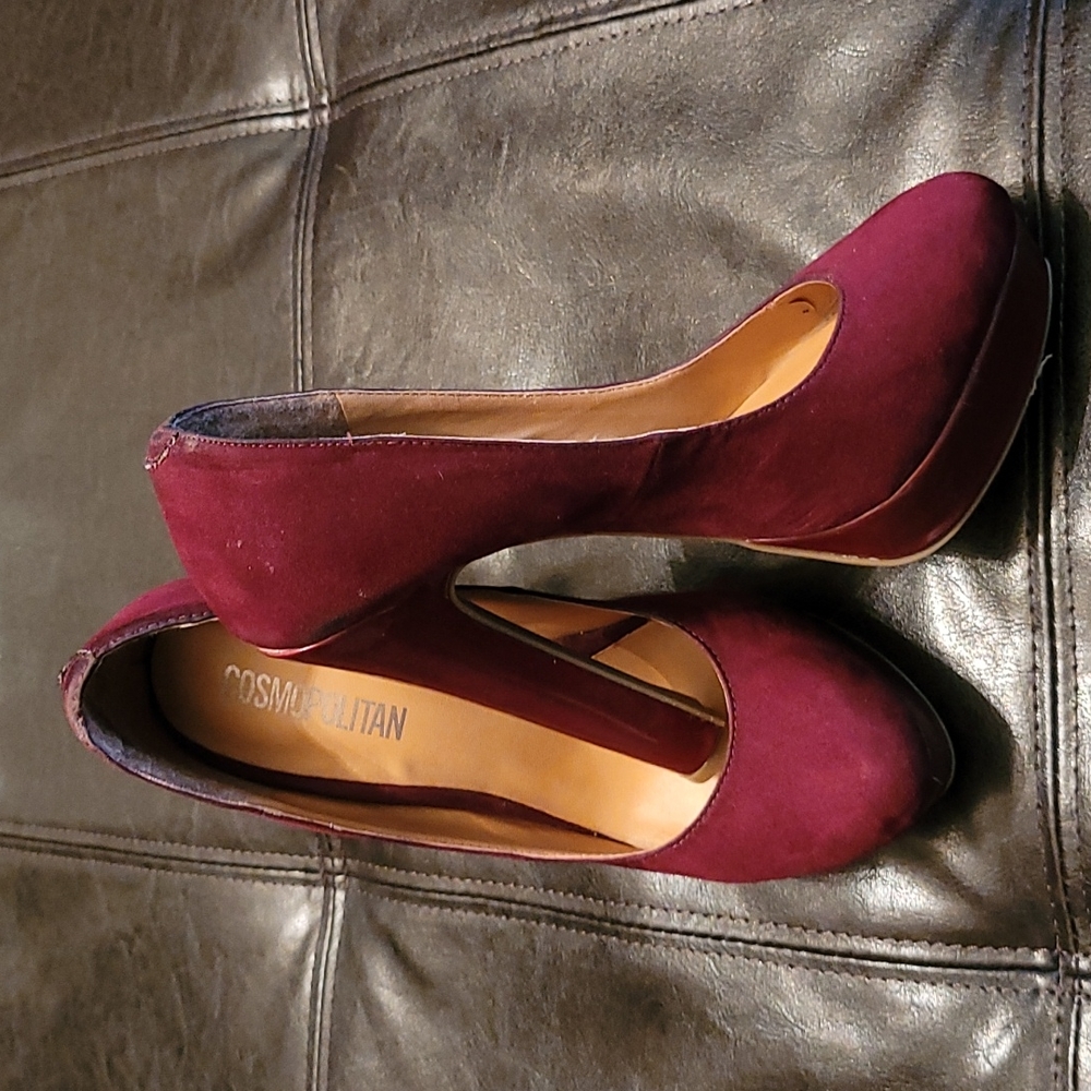 Beautiful burgundy pumps! - Picture 2 of 7